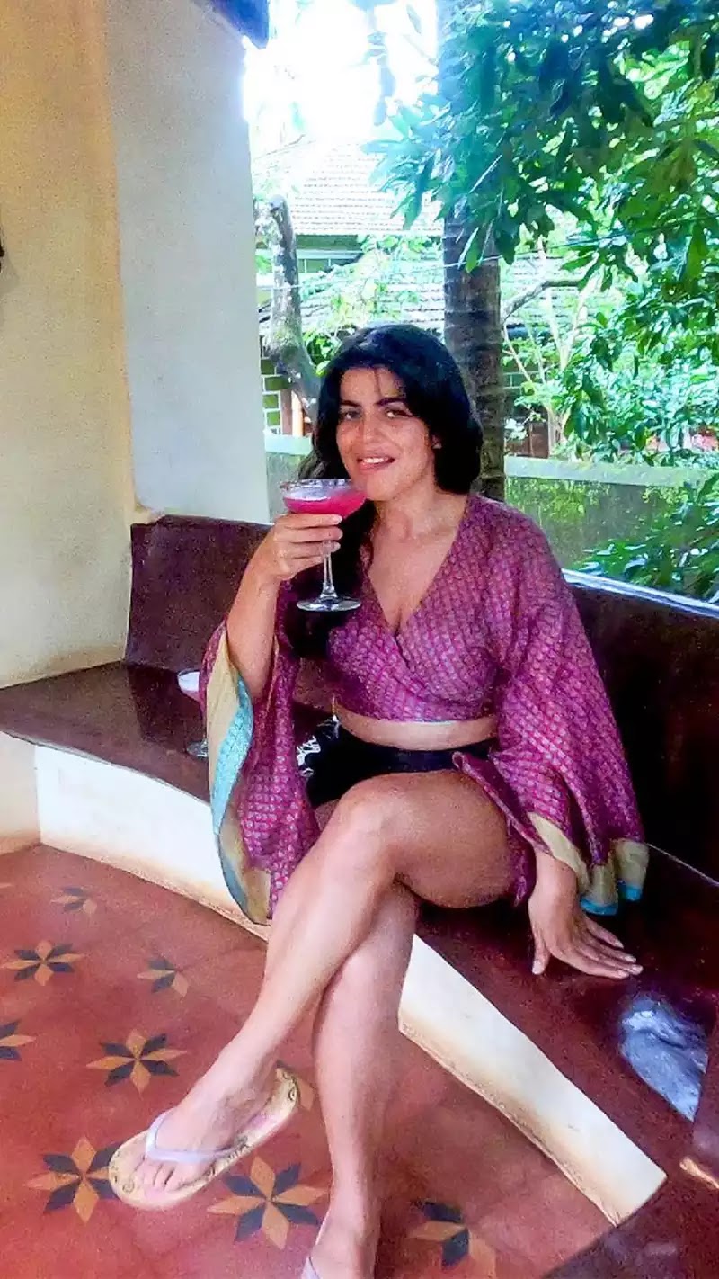 shenaz treasurywala legs indian actress