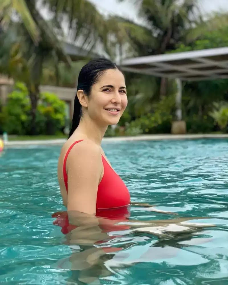 katrina kaif bikini pool hot indian actress