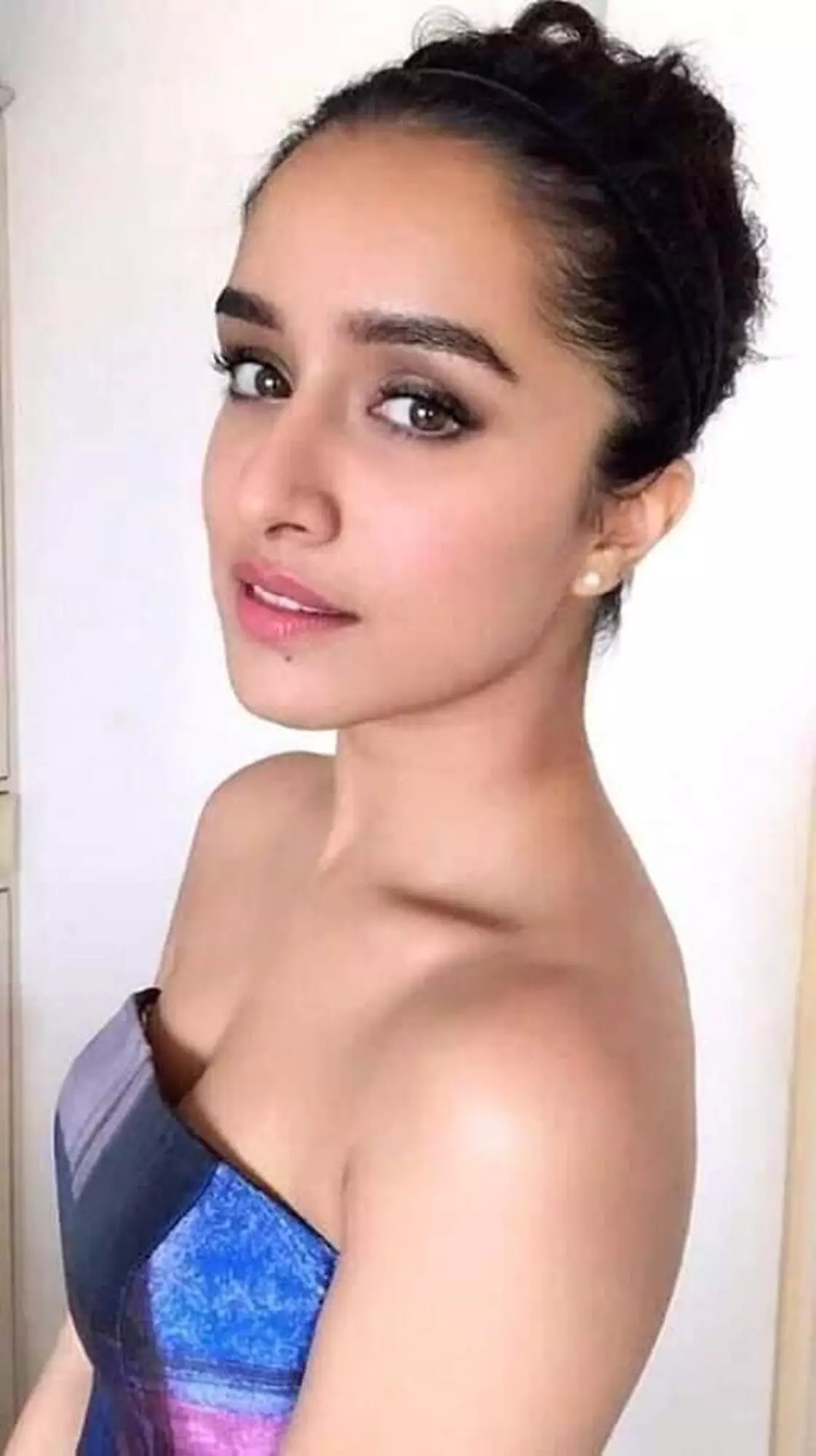 shraddha kapoor off shoulder stylish look