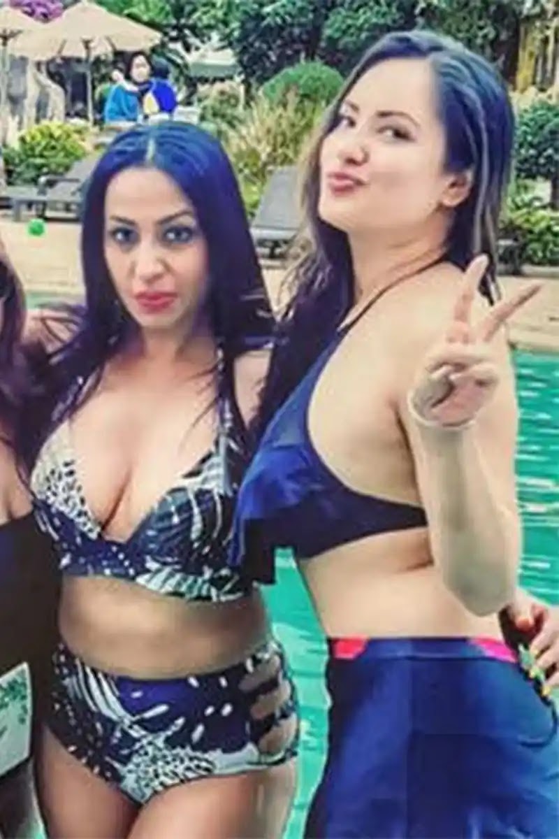 kashmeera shah puja banerjee bikini bollywood bff