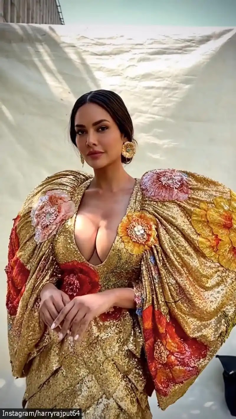 esha gupta cleavage golden dress busty hot actress