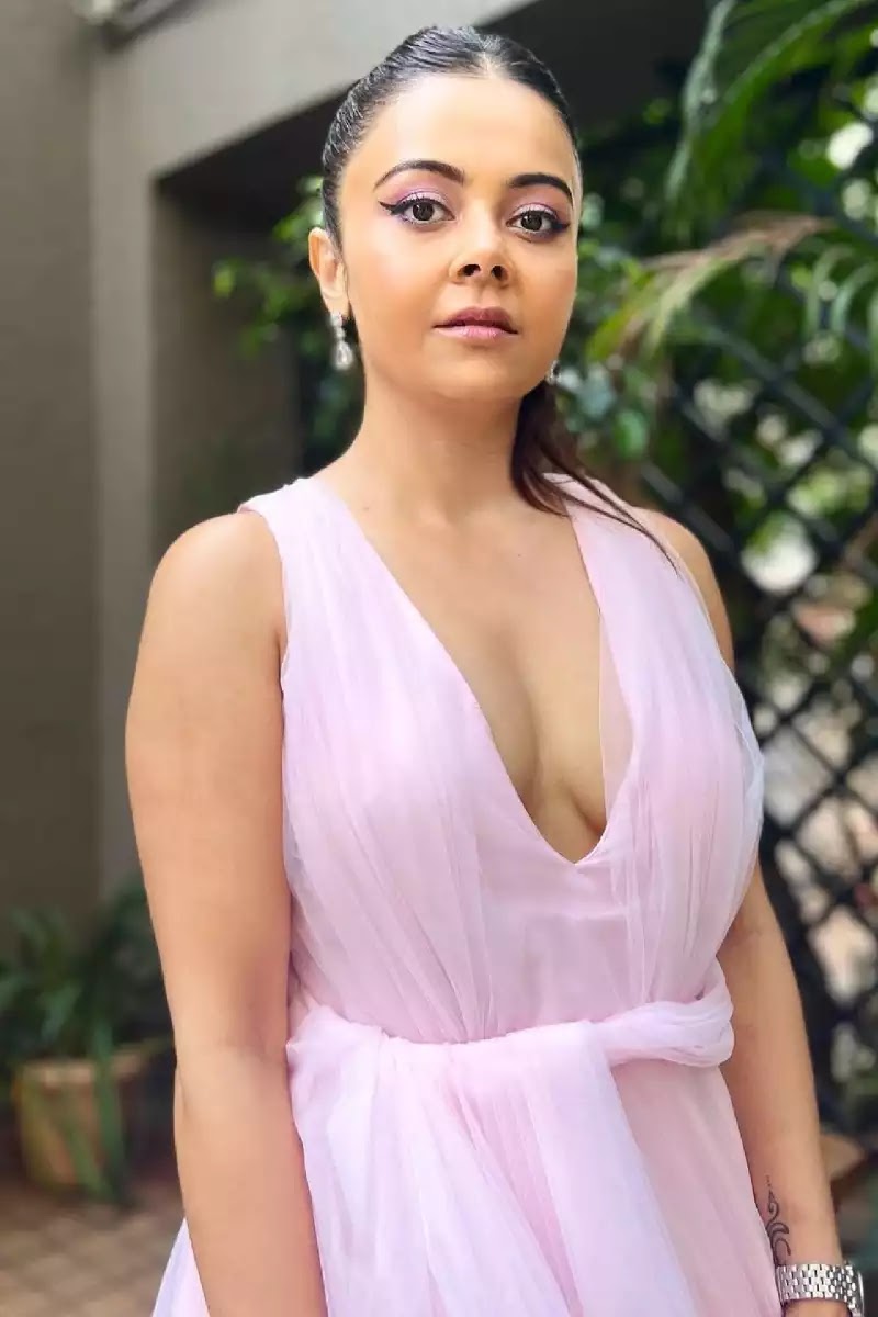 devoleena bhattacharjee cleavage deep neckline dress tv actress