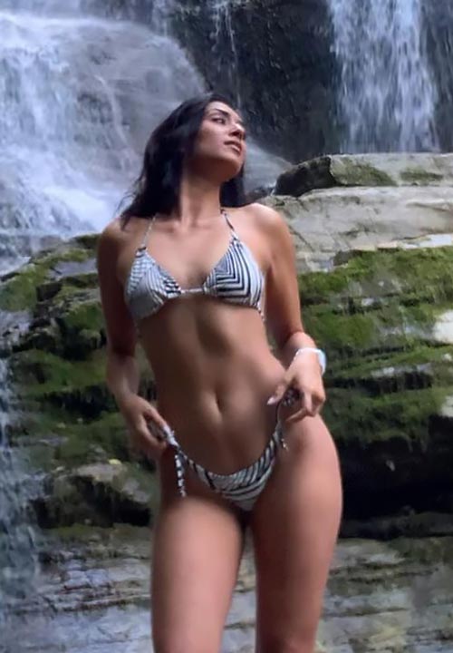 Jaskiran Kaur bikini sexy body