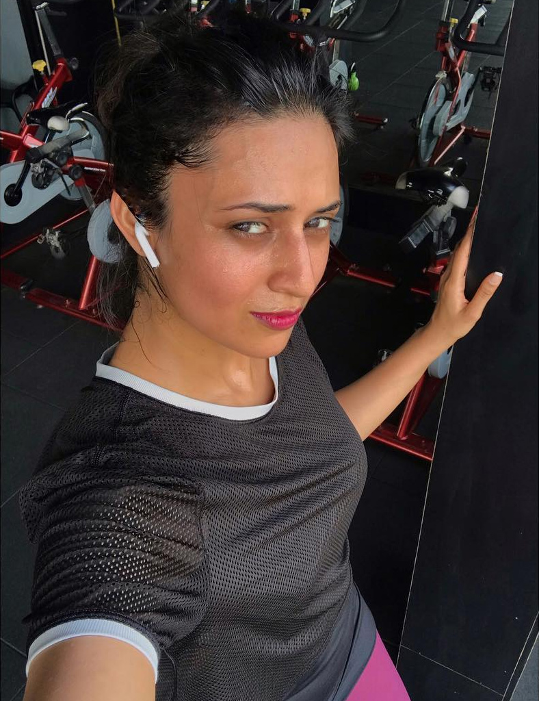 Divyanka Tripathi hot tv actress