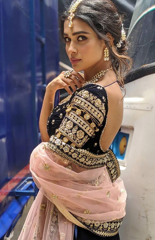 Charvi Saraf hot indian tv actress kasautii zindagii kay