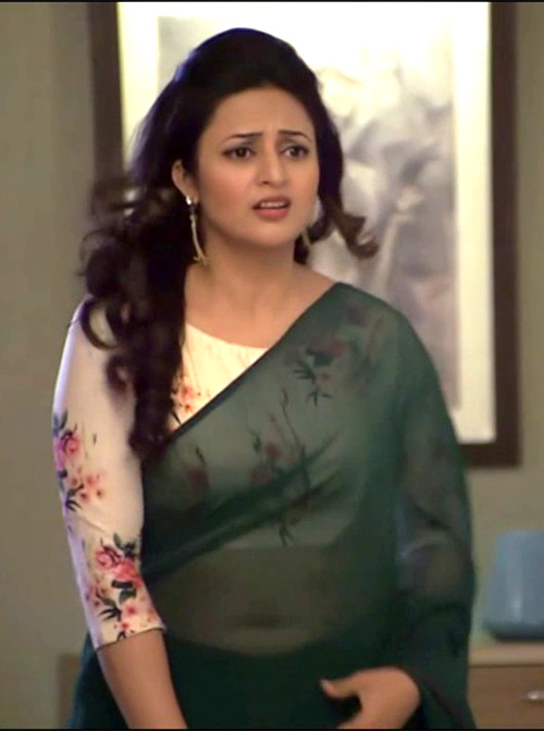 Divyanka Tripathi navel saree hot tv actress