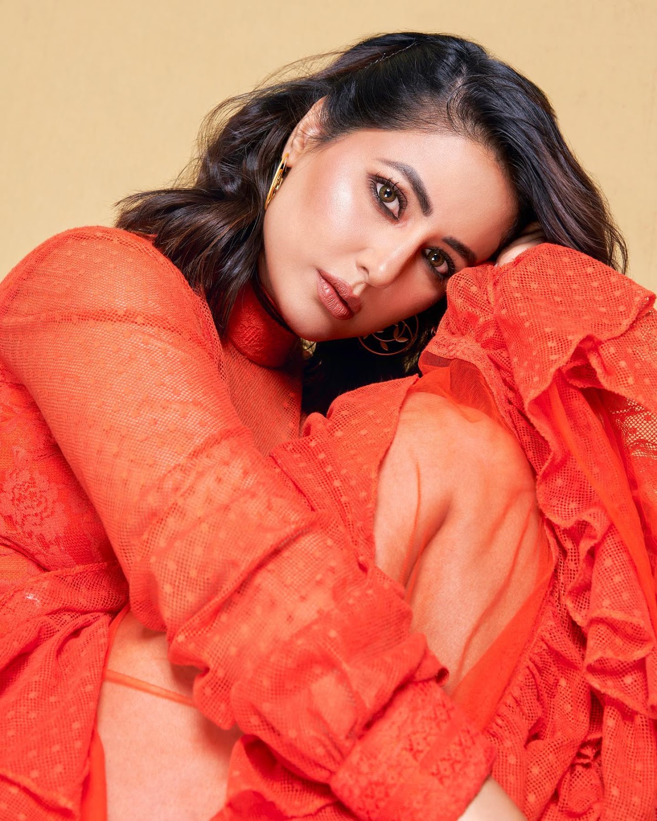 Hina Khan sexy face orange dress stylish actress