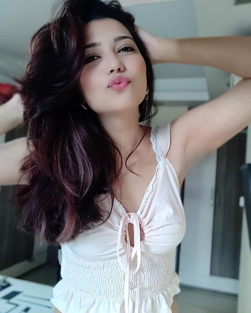 Anshula Dhawan hot splitsvilla indian model