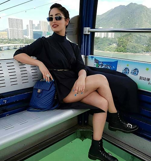 Yami Gautam sexy legs thighs bollywood actress