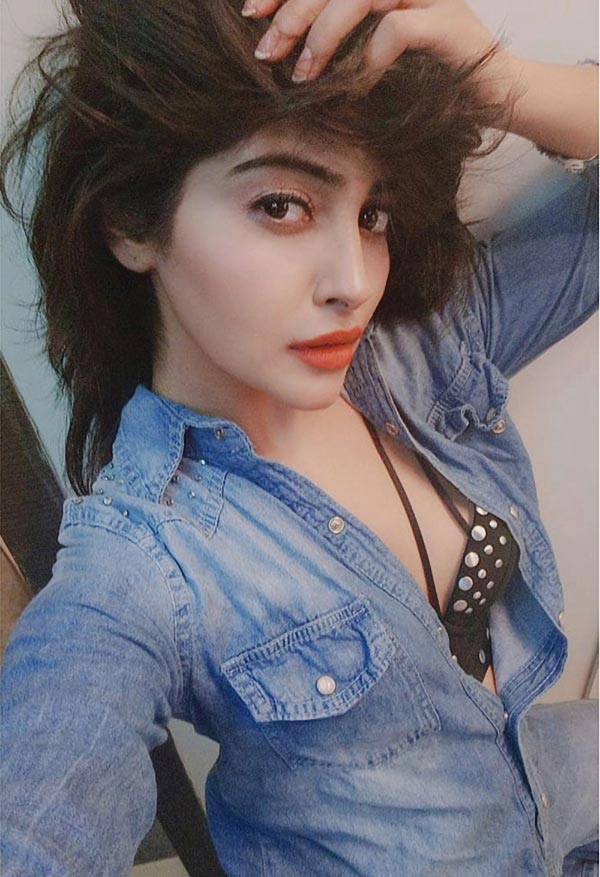 Yukti Kapoor hot actress madam sir