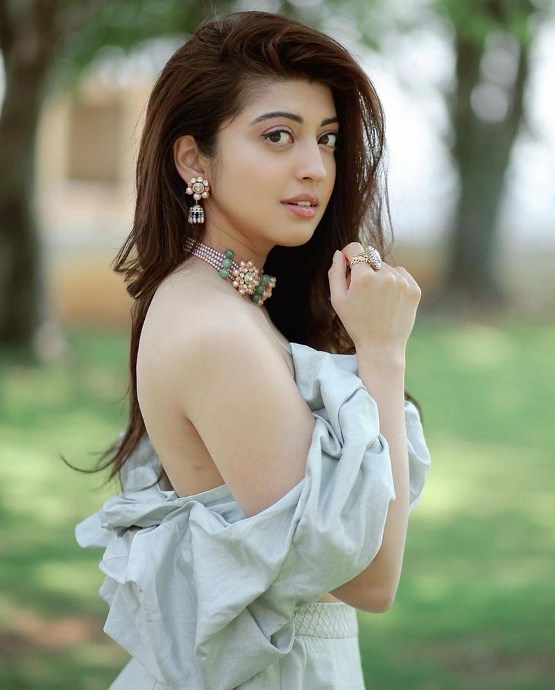 Pranitha Subhash hot