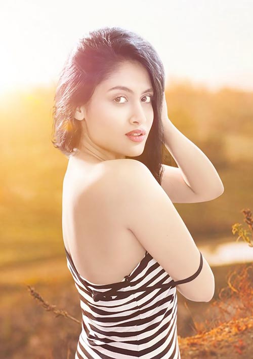 Manvi chugh hot actress ullu woodpecker