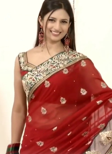 Divyanka Tripathi saree hot tv actress