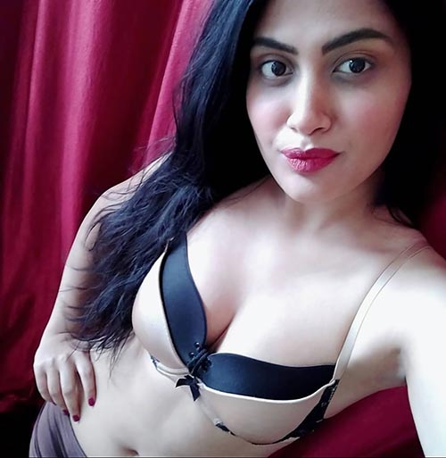 Manvi chugh hot actress ullu woodpecker