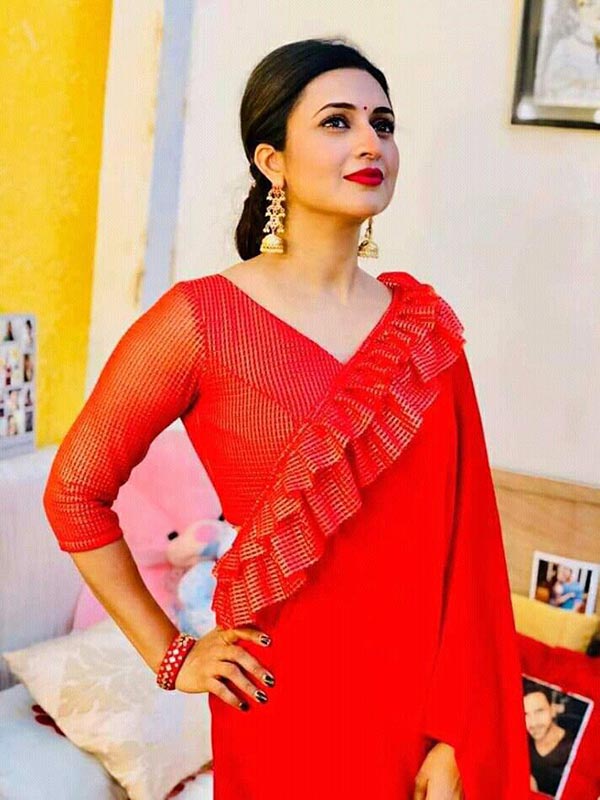 Divyanka Tripathi red saree hot tv actress