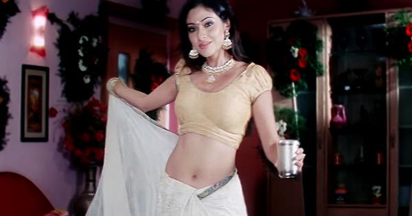 7 hot GIFs of Indian actresses removing their saree – see now.