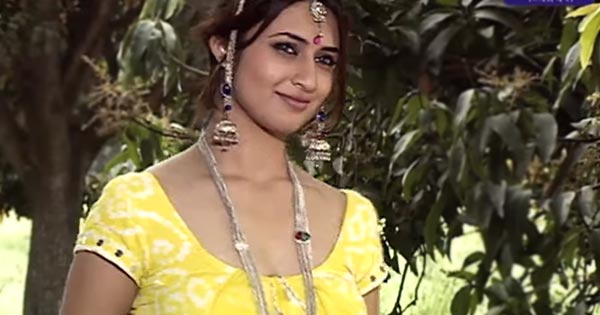 Divyanka Tripathi old rare video – Gulara Ke Baba – watch now.