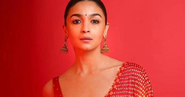 Alia Bhatt looks stunning in this beautiful saree – see latest viral photos.