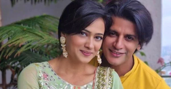 Shweta Tiwari brings back memories of Kasauti Zindagi Kay – poses with her on-screen son Karanvir Bohra.