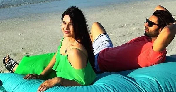 Divyanka Tripathi in green beach wear and black body suit – shared these vcation photos.