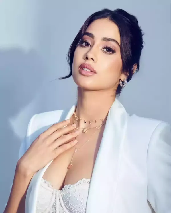 janhvi kapoor cleavage white dress