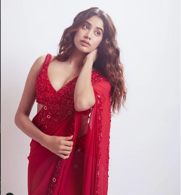 janhvi kapoor shimmery red saree cleavage bollywood actress