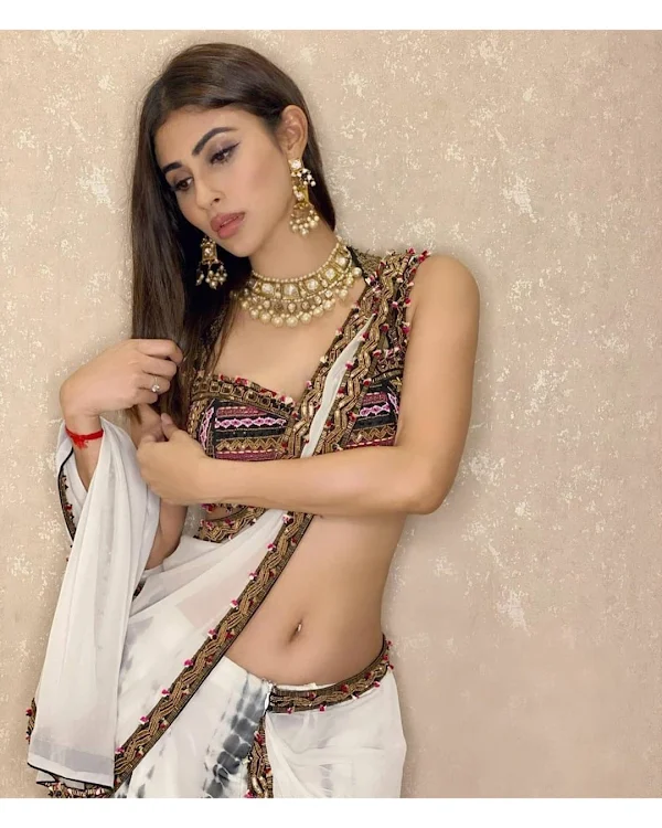 mouni roy navel piercing white saree