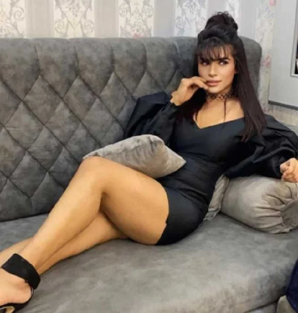 naina singh short black dress legs bigg boss contestant