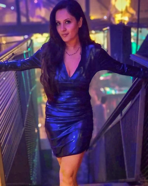 puja banerjee short dress curvy body