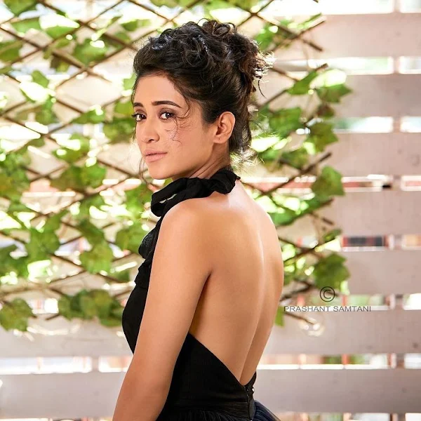 shivangi joshi backless black dress hot tv actress