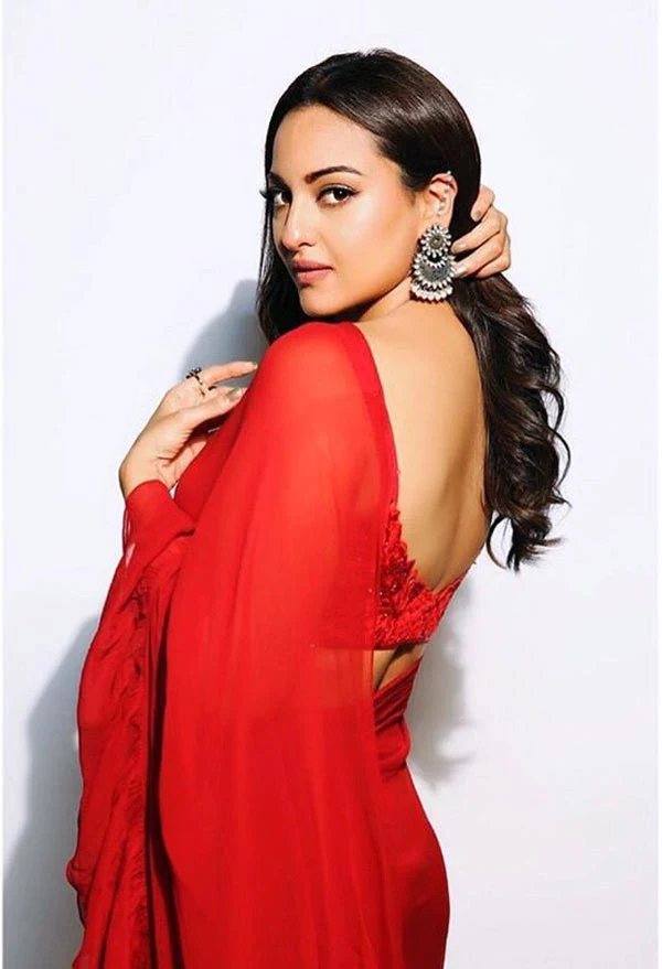 sonakshi sinha backless red saree bollywood actress