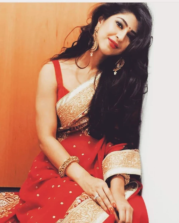 sonarika bhadoria red saree