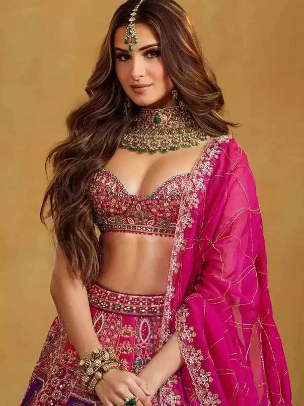 tara sutaria blouse design saree cleavage bollywood