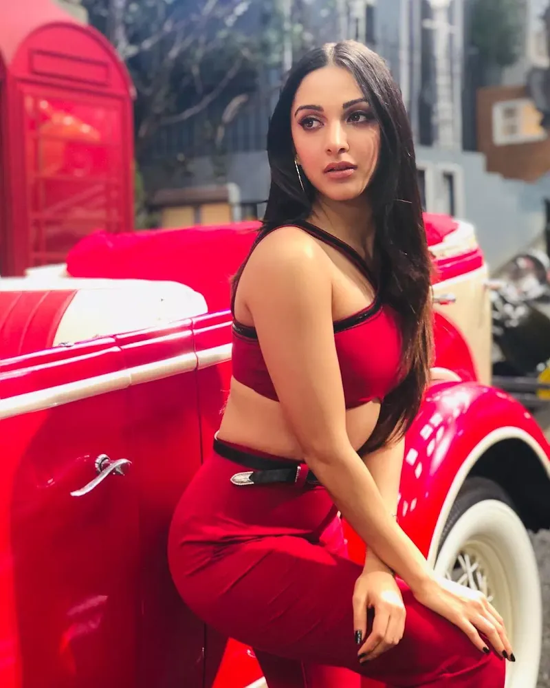 Kiara Advani hot actress