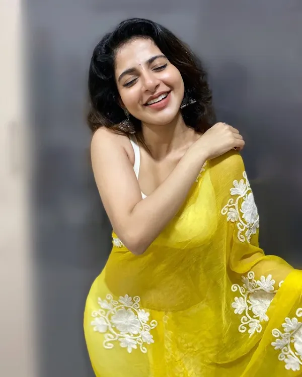 Iswarya Menon hot photos