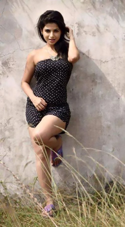 Iswarya Menon hot photos