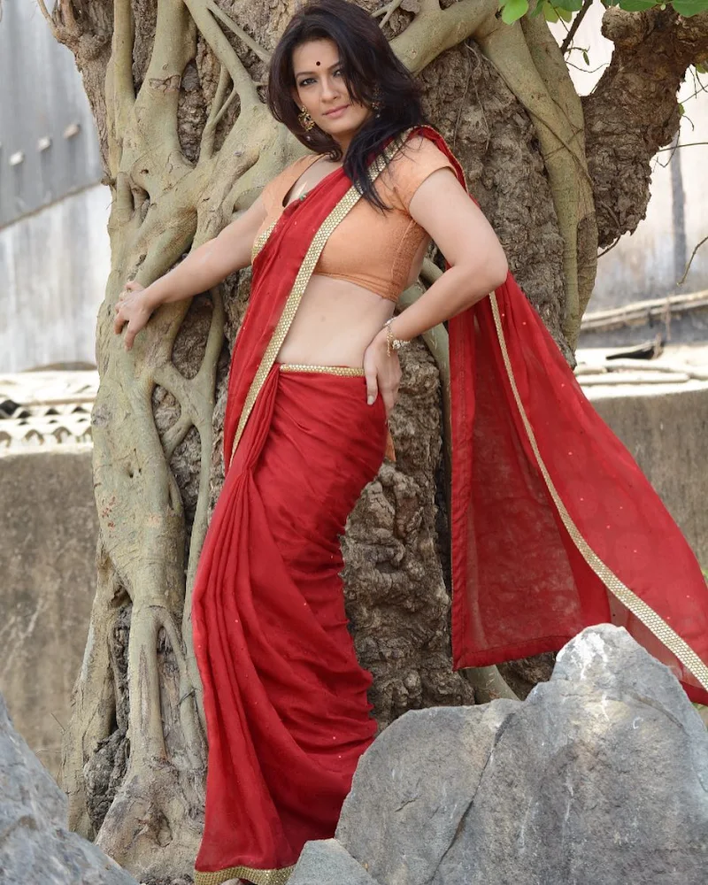 Falguni Rajani gulfam kali hot saree