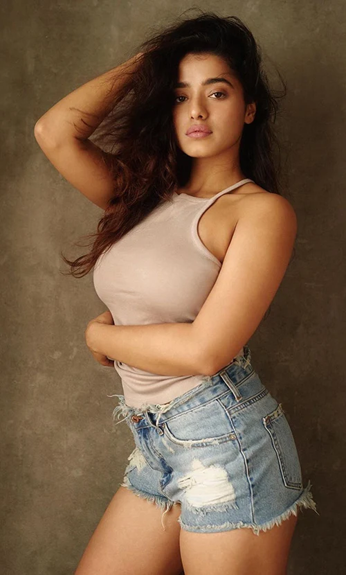 ketika sharma curvy indian actress