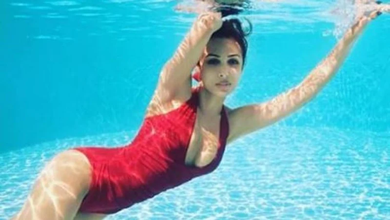 malaika arora bikini hot bollywood dancer