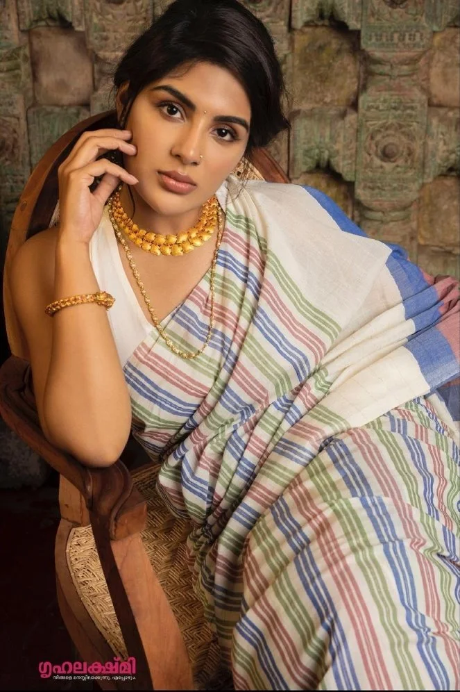 Samyuktha Menon saree hot actress