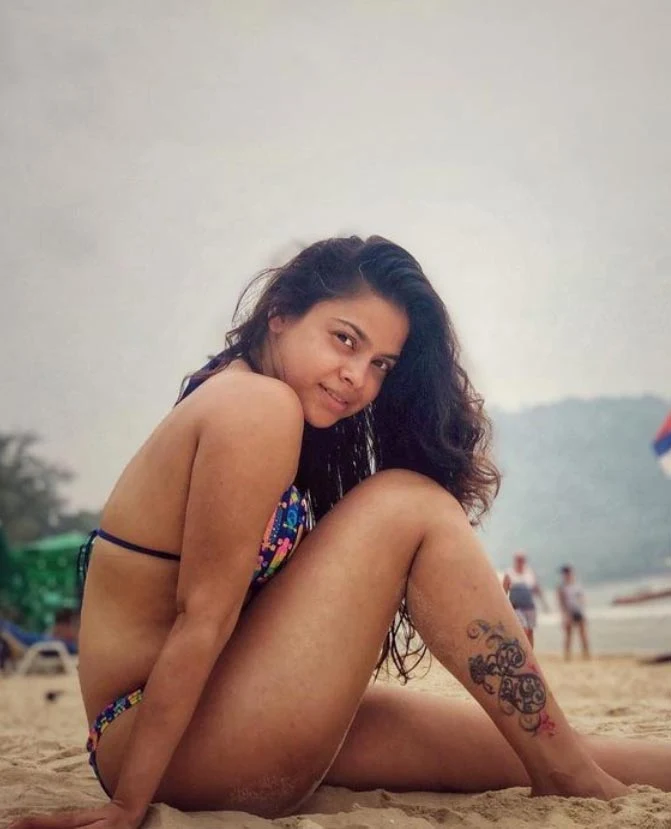 Sumona Chakravarti bikini indian tv actress