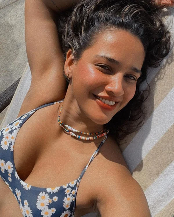 Aisha Sharma bikini swimsuit hot photos