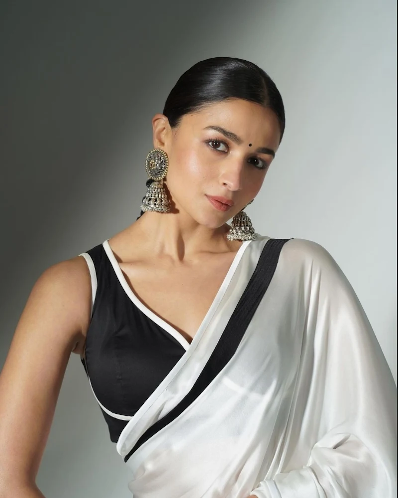 Alia Bhatt saree hot actress