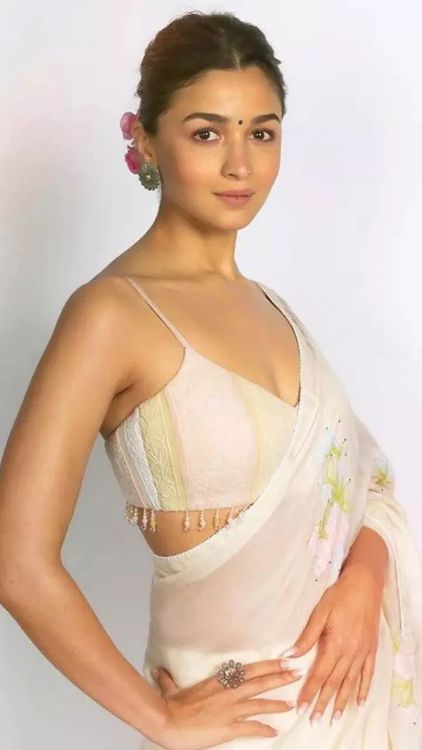 Alia Bhatt tiny string blouse saree bollywood actress