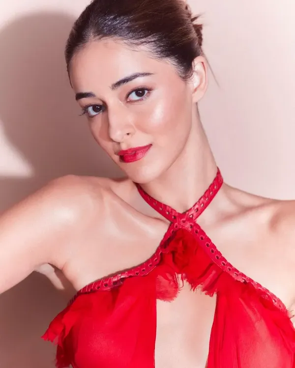 ananya panday rosy red lips bollywood actress