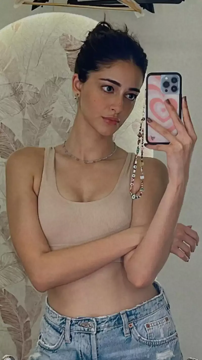 ananya panday selfie crop top hot indian actress