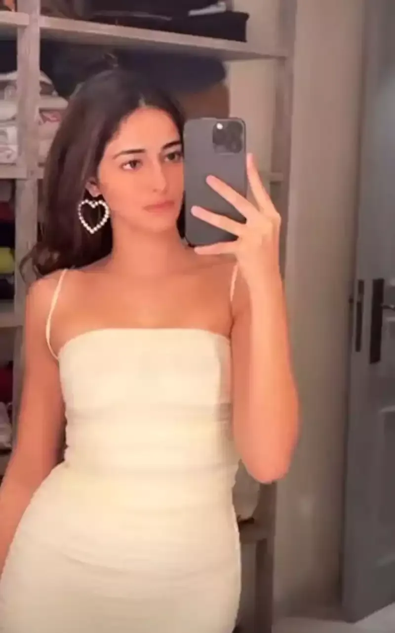 ananya panday selfie short dress hot indian actress