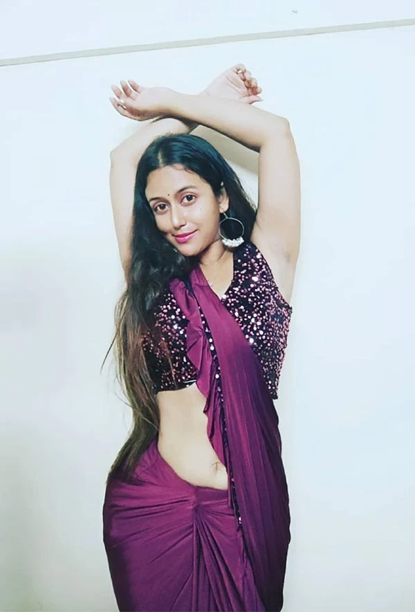 Anaya kashyap navel saree hot photos movies videos