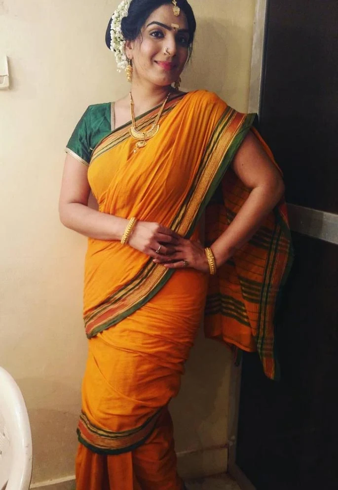 Anaya Soni saree hot actress