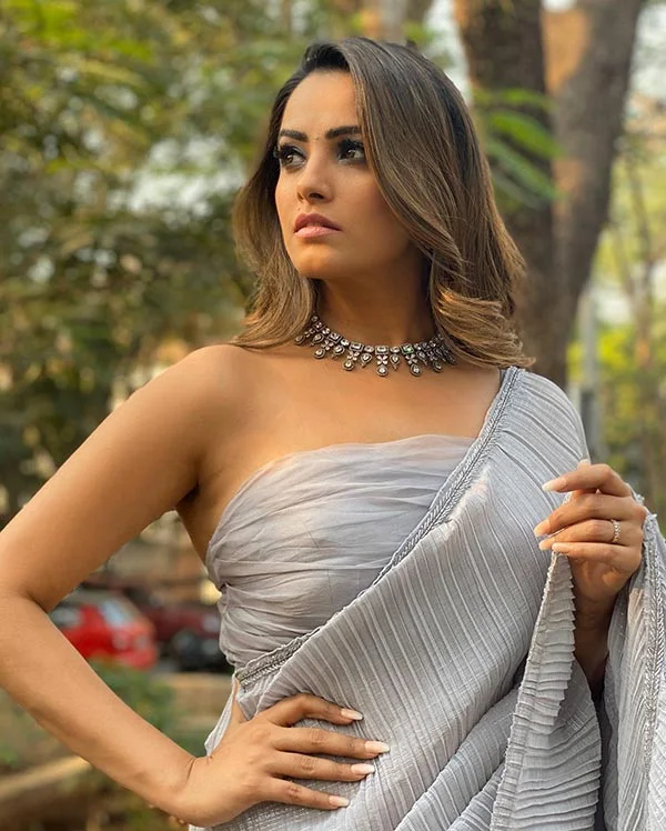 anita hassanandani saree hot indian tv actress